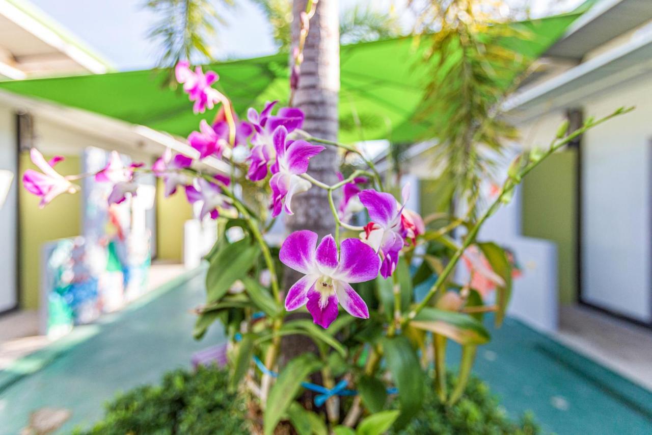 Oyo 450 Rawai Studios Resort Esterno foto